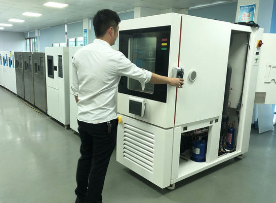 LIYI IEC60068 Programmierbare Temperaturwechselkammer 5-15℃ / Min. 3 Phasen 380V